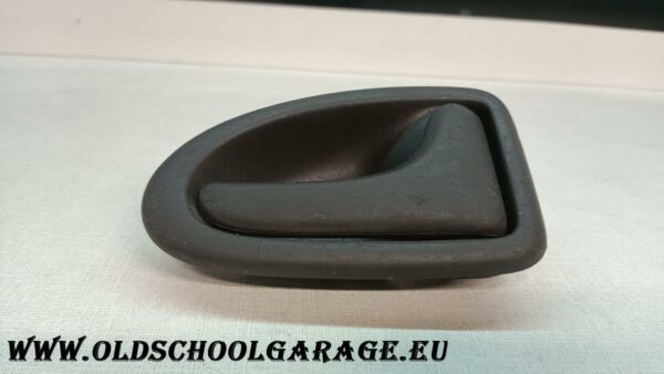 MANIGLIA PORTIERA DESTRA INTERNA RENAULT MEGANE SCENIC ANNO 2002